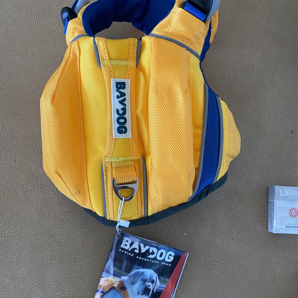 NWT XS Doggie Life Vest
